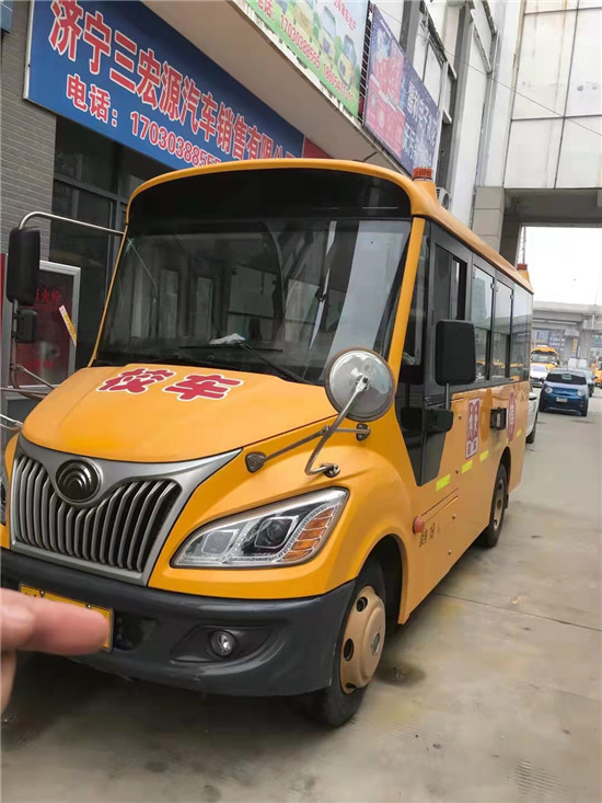 19座幼儿园校车